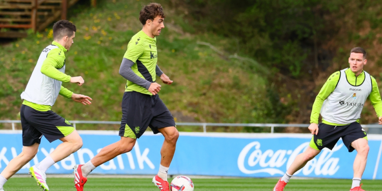 La Real cierra su semana de trabajo con más futbolistas del filial que del primer equipo