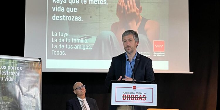 La Comunidad de Madrid muestra a más de 300 estudiantes las graves consecuencias legales del uso de las drogas