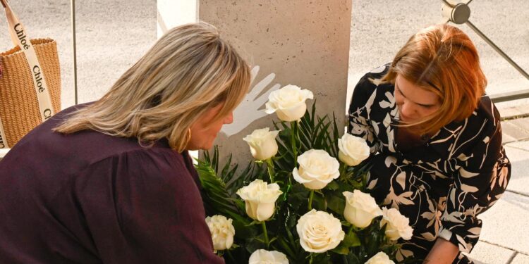 Alcalá rinde homenaje a las víctimas de ETA