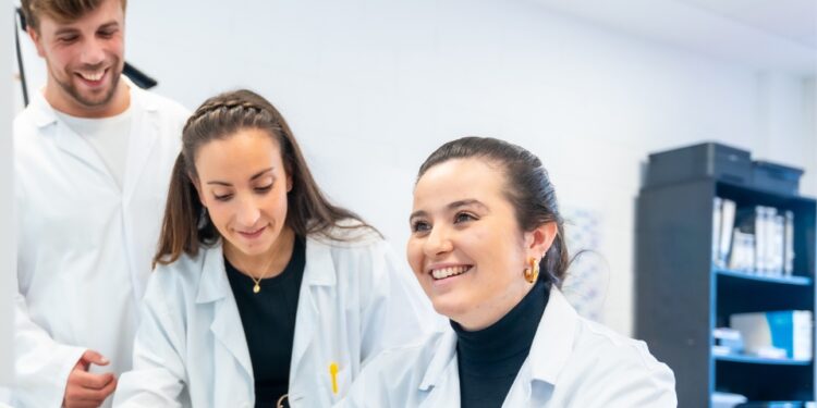 El Colegio de Médicos de Madrid convoca nuevas ayudas para los residentes