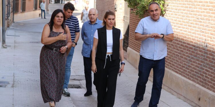 La alcaldesa destaca la transformación de la calle Cardenal Tenorio