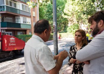 Piquet asegura que el Ayuntamiento está invirtiendo en calles que llevaban tiempo sin inversión
