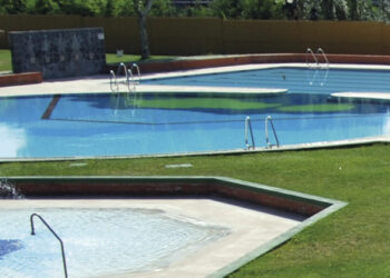 El PSOE afirma que el Ayuntamiento ignoró  tres órdenes de precinto sanitario en las piscinas de verano de El Val y El Juncal