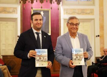 El Ayuntamiento publica un libro sobre la historia centenaria de los Gigantes y Cabezudos en Alcalá