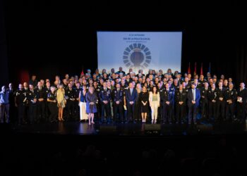 La alcaldesa destaca “la vocación y el compromiso con el servicio público” de la Policía Local en la entrega de condecoraciones con motivo de su fiesta patronal