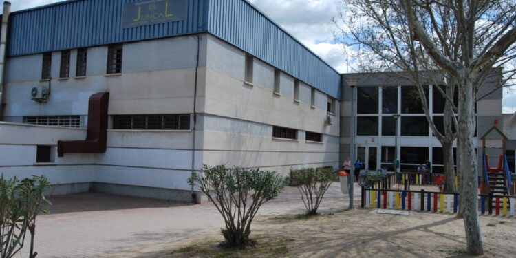 La Plataforma Vecinal del Distrito II alza la voz con urgencia, demandando transformaciones vitales en la Ciudad Deportiva Municipal El Juncal.