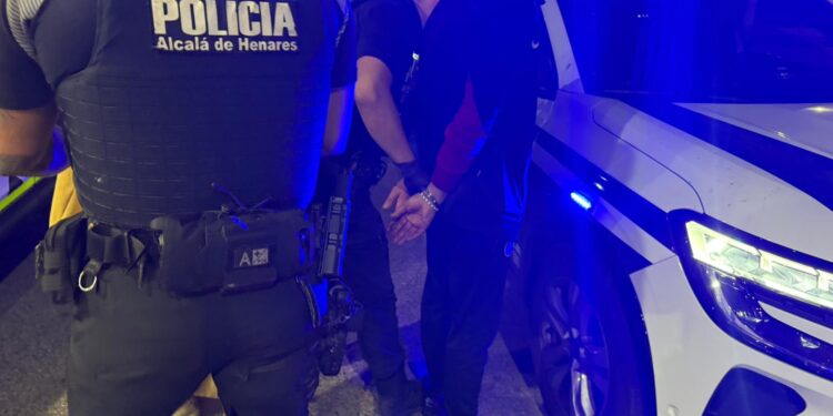 Detenidos por el atraco con violencia a una mujer en Alcalá