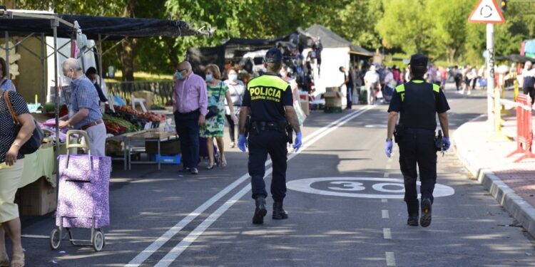 El PSOE critica el cambio de ubicación del mercadillo